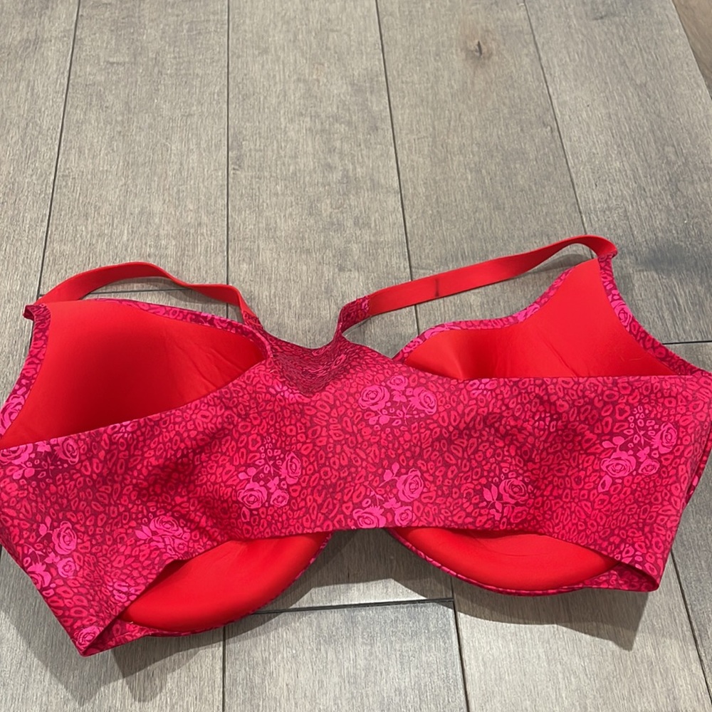 Victoria’s Secret Racerback Demi - Picture 15 of 16